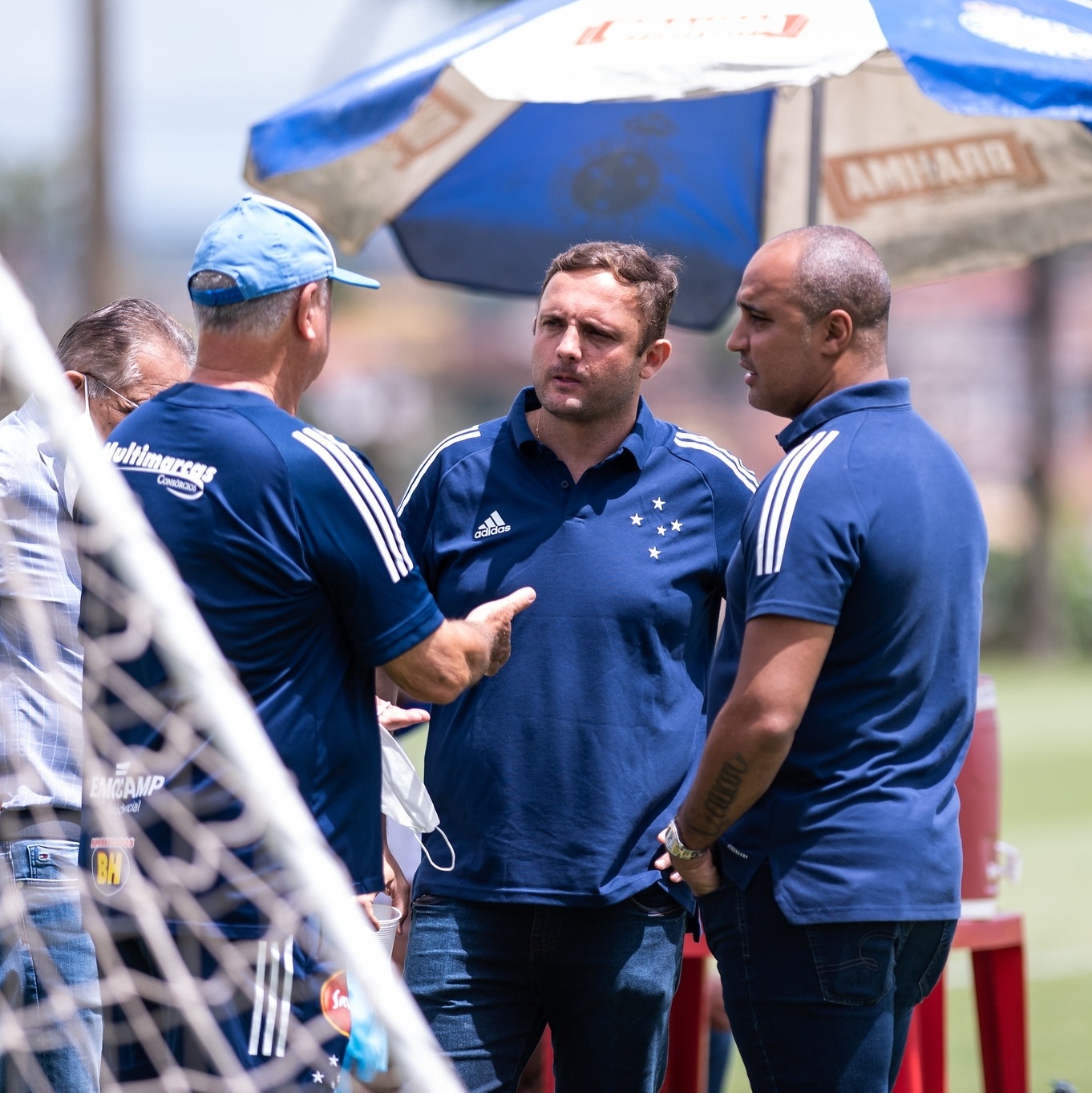 Filipe leva Cruzeiro a título mundial no 5º mês de carreira como técnico -  15/12/2021 - UOL Esporte