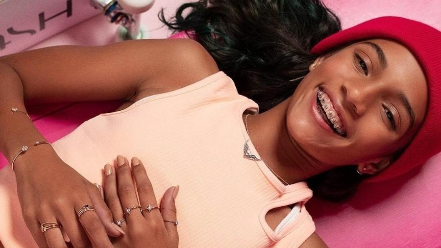 Rayssa Leal posa descontraída para coleção de joias - Reprodução Instagram