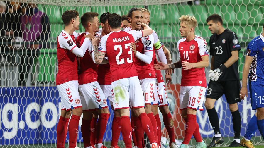 Seleção da Dinamarca comemora vitória por 4 a 0 sobre a Moldávia, gols de Olsen, Kjaer, Norgaard e Maehle - Reprodução/@dbulandshold