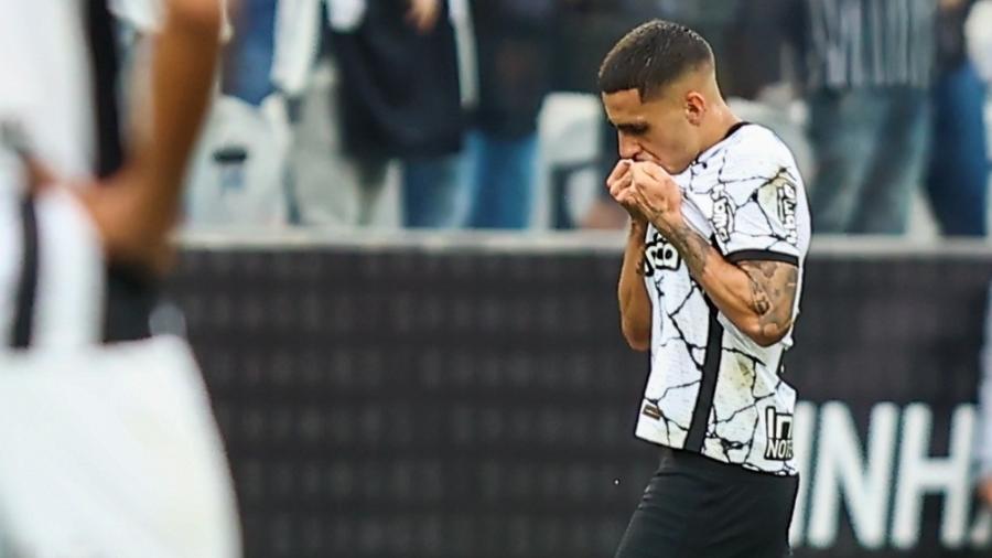 Gabriel jogador do Corinthians comemora seu gol durante partida contra o Santos  - Marcello Zambrana/AGIF