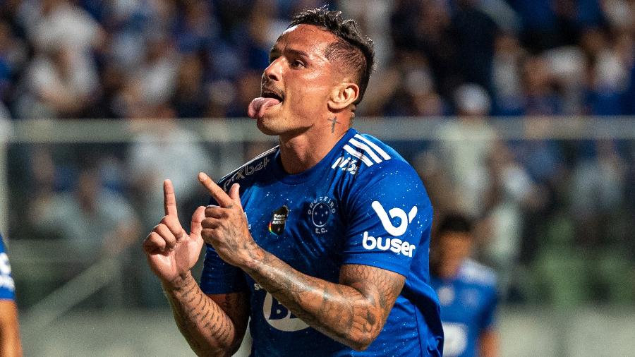 Edu abre o placar para o Cruzeiro contra o Náutico, pela Série B - Alessandra Torres/AGIF