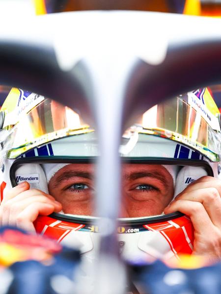 Max Verstappen durante a sessão classificatória para o GP da Espanha - Mark Thompson/Getty Images