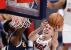 NBA: Coadjuvantes roubam a cena, Heat bate Nuggets e empata final
