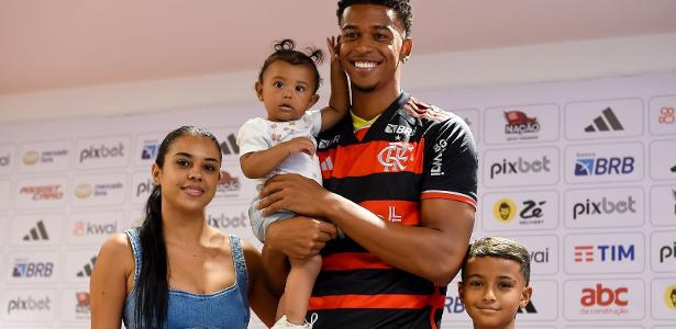 Esposa De Carlinhos Descobre Acerto Do Marido Com Flamengo Via Instagram