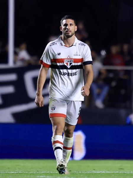 Calleri, do São Paulo, comemora gol durante partida contra o Flamengo