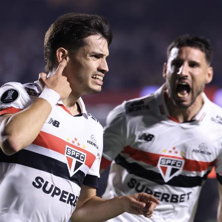 Bobadilla comemora gol marcado pelo São Paulo contra o Nacional, pela Libertadores Bobadilla comemora gol marcado pelo São Paulo contra o Nacional, pela Libertadores