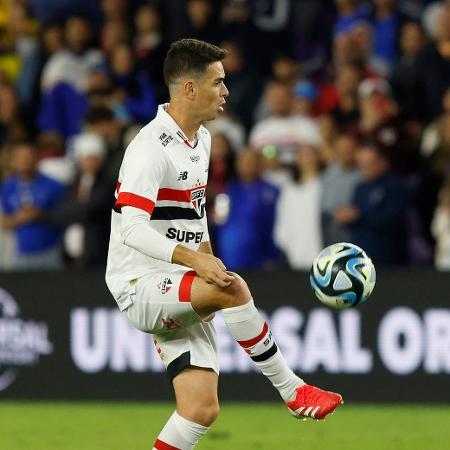 Oscar durante estreia pelo São Paulo contra o Cruzeiro na FC Series