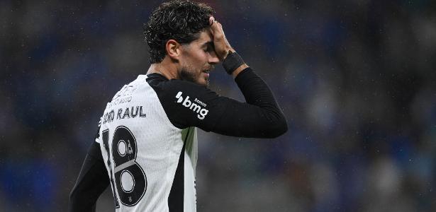 Pedro Raul tem trauma na costela, mas tem chance de enfrentar o Cruzeiro