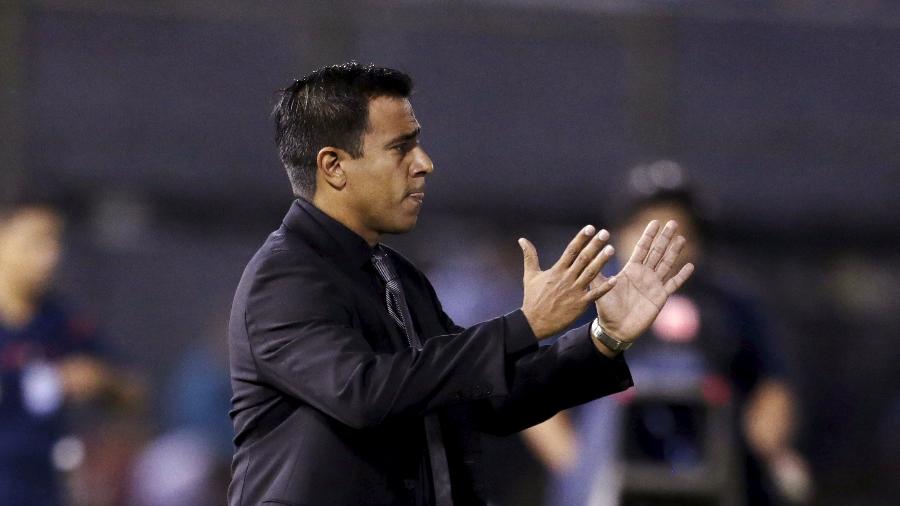 Cesar Farias, atual técnico da Bolívia, foi treinador do Cerro Porteño - REUTERS/Jorge Adorno