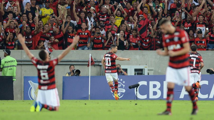 Diego comemora gol diante do Paraná Clube em jogo no Maracanã pelo Brasileiro 2018 - Celso Pupo/FotoArena/Estadão Conteúdo