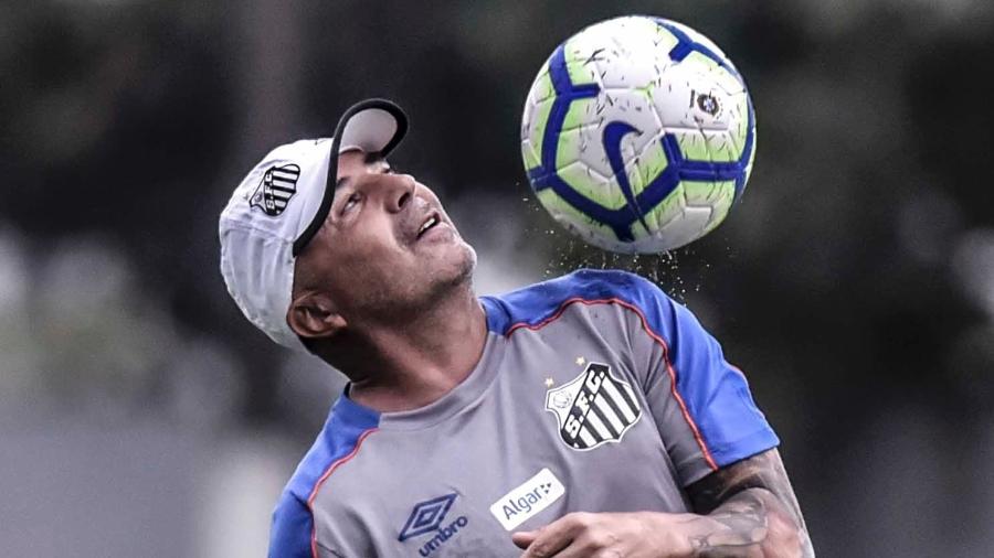 Jorge Sampaoli, técnico do Santos, e o amor pelo "balón" - Ivan Storti/Santos FC