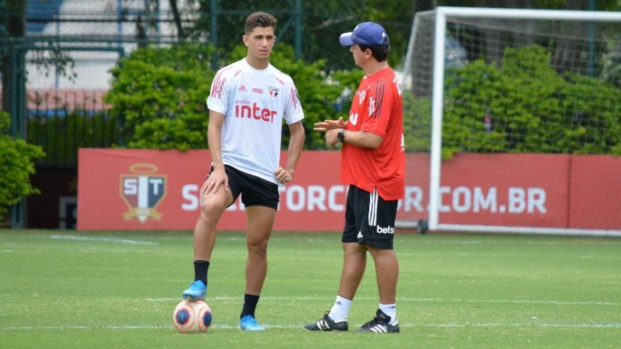 Vitor Bueno e Fernando Diniz em treino do São Paulo no CT da Barra Funda - Érico Leonan / saopaulofc.net