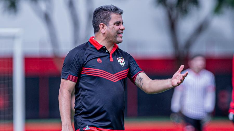 Marcelo Cabo, técnico do Atlético-GO - Heber Gomes