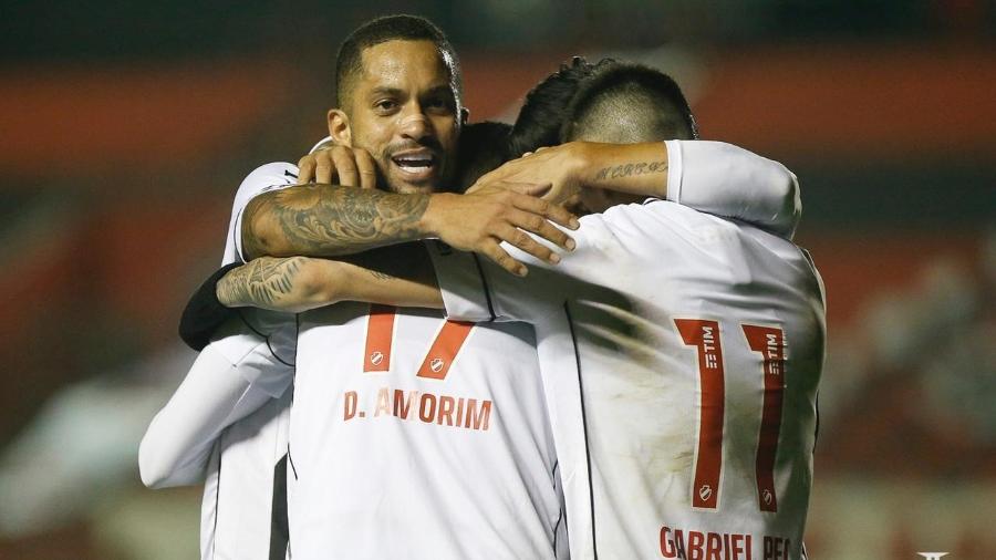 Jogadores do Vasco celebram gol sobre o Brasil de Pelotas - Rafael Ribeiro/Vasco