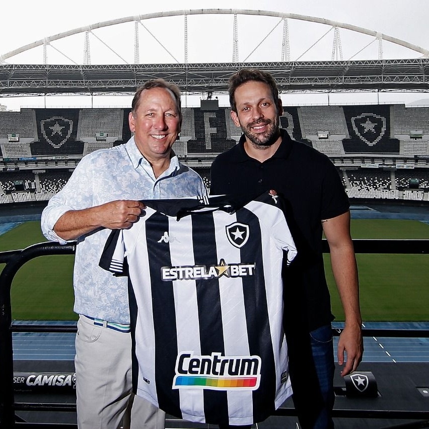 Depois do namoro interrompido com o Benfica, John Textor está perto de  comprar a SAD do Botafogo