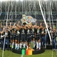 Grêmio ergue a taça após vencer o Ypiranga pela final do Campeonato Gaúcho 2022 - Pedro H. Tesch/AGIF