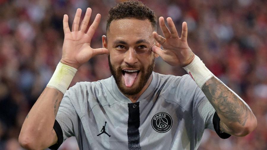 Neymar comemora gol marcado pelo PSG na partida diante do Lille, pelo Campeonato Francês - ANP via Getty Images