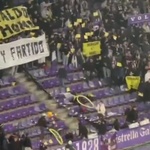 Torcedores do Valladolid 'jogam tênis' e protestam contra Ronaldo Nazario em jogo contra o Atlético de Madri - undefined