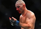 Polêmica! Ex-campeão do UFC, Strickland invade cage e agride lutador após provocação; veja