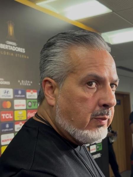 Diretor de futebol do Flamengo, José Boto detonou a arbitragem da partida contra o Estudiantes