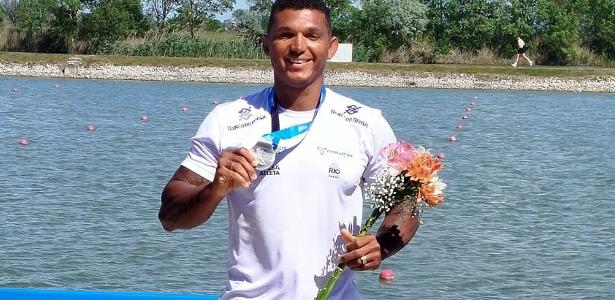 Isaquias Queiroz conquista medalha de prata na Copa do Mundo de canoagem