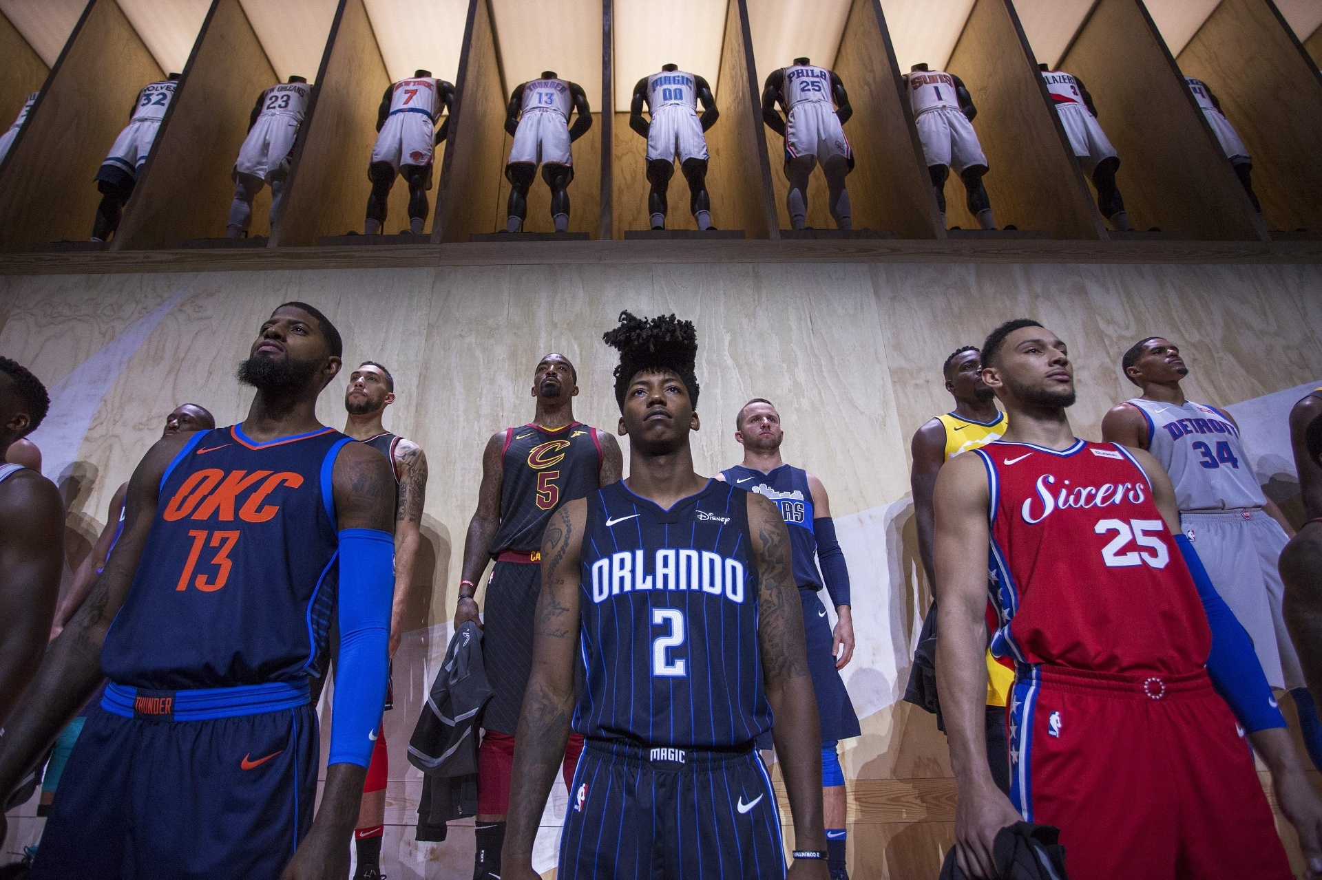 NBA apresenta os uniformes para a próxima temporada - AFP PHOTO / DAVID MCNEW