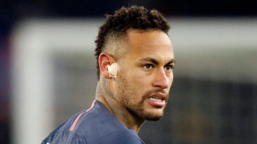 Neymar reage durante partida do PSG - REUTERS/Charles Platiau