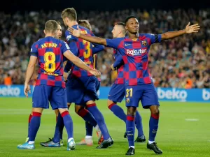 Lesões, pai maluco e treta com Messi: por que promessa do Barcelona sumiu