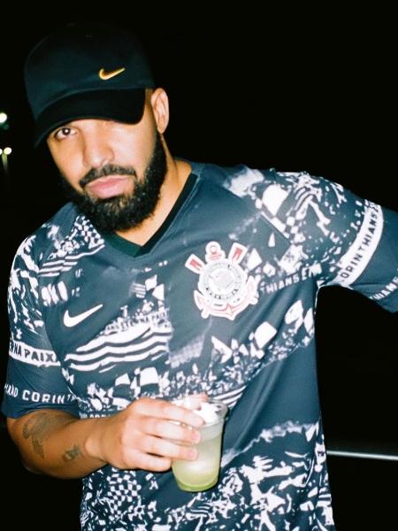 Drake com a camisa do Corinthians - Reprodução/Instagram