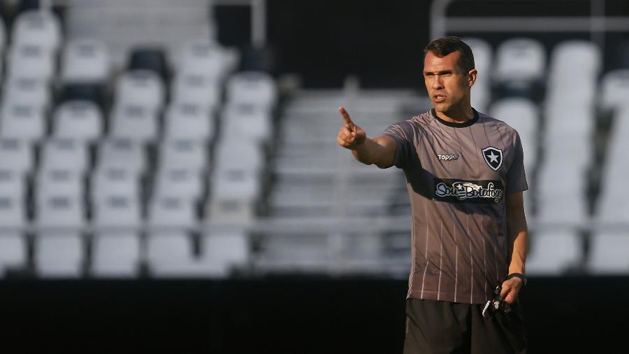 Bruno Lazaroni faz parte da comissão técnica permanente do Botafogo e será interino após demissão de Barroca - Vítor Silva/Botafogo