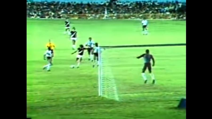 Roberto Dinamite marcou cinco gols sobre o Corinthians, em 1980 - Reprodução TV Globo