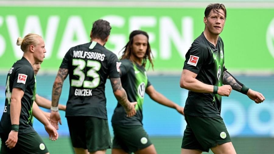 Weghorst em ação pelo Wolfsburg. Jogador está na mira de Arsenal e Newcastle - Divulgação/Site oficial do Wolfsburg