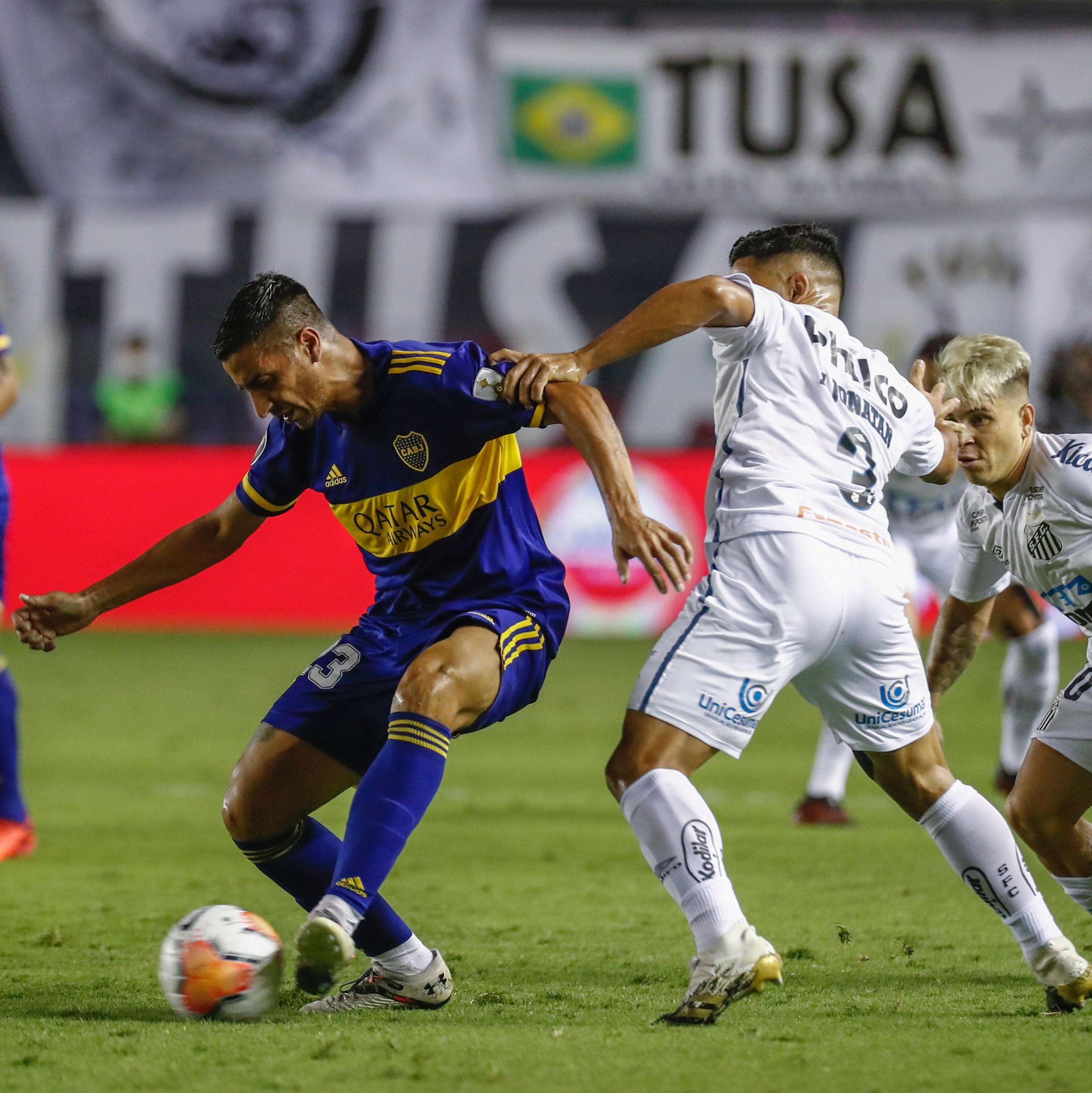 Globoesporte.com > Futebol Internacional > Liga dos Campeões - NOTÍCIAS -  Bobô mantém vivo sonho do Besiktas