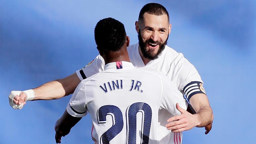 Benzema e Vinicius Júnior fizeram os quatro gols do Real na vitória sobre o Valencia -  David S. Bustamante/Soccrates/Getty Images