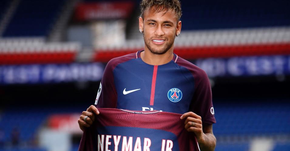 2017 - Neymar na apresentação no PSG