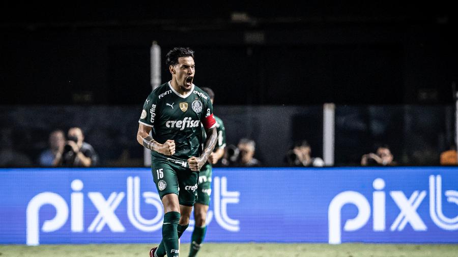 Gustavo Gómez comemora gol do Palmeiras contra o Santos, pelo Brasileirão 2022 - Raul Baretta/AGIF