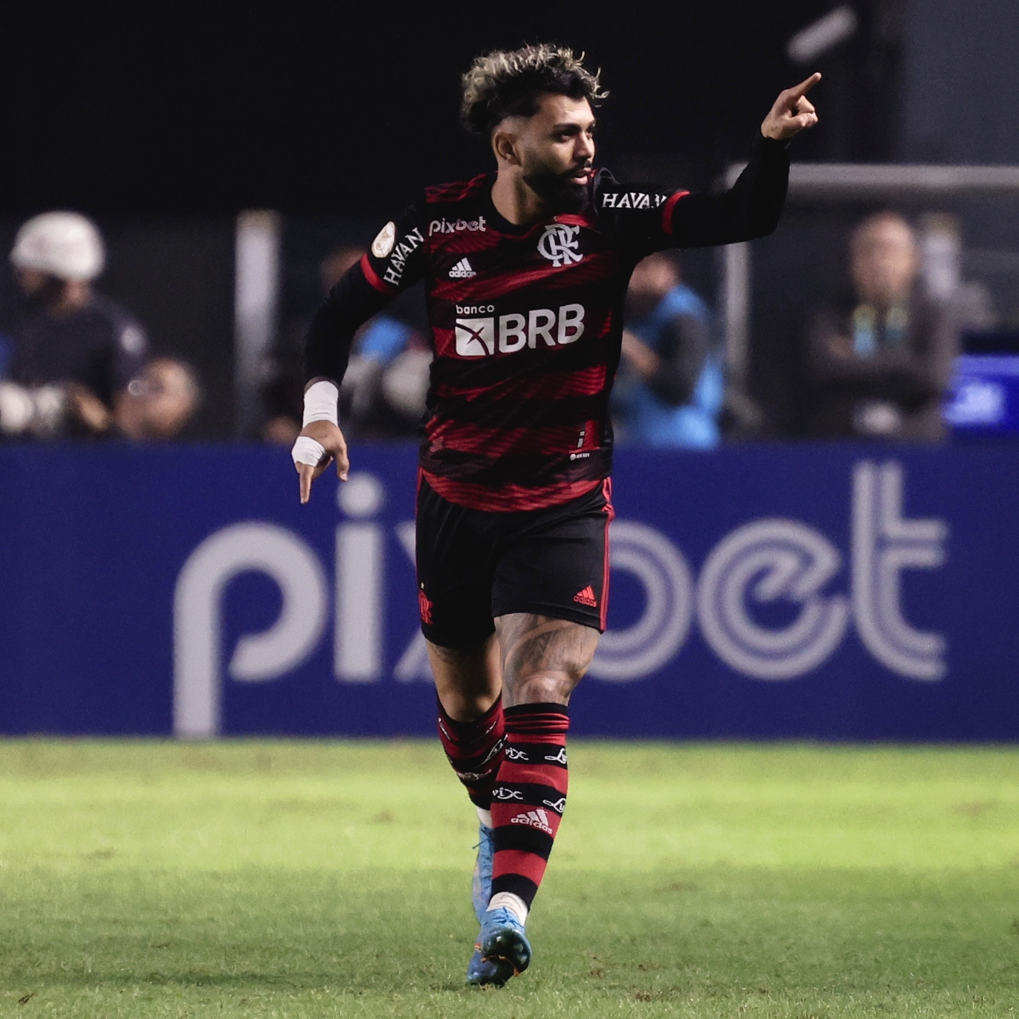 Santos faz grande atuação no gol do Flamengo contra o São Paulo e