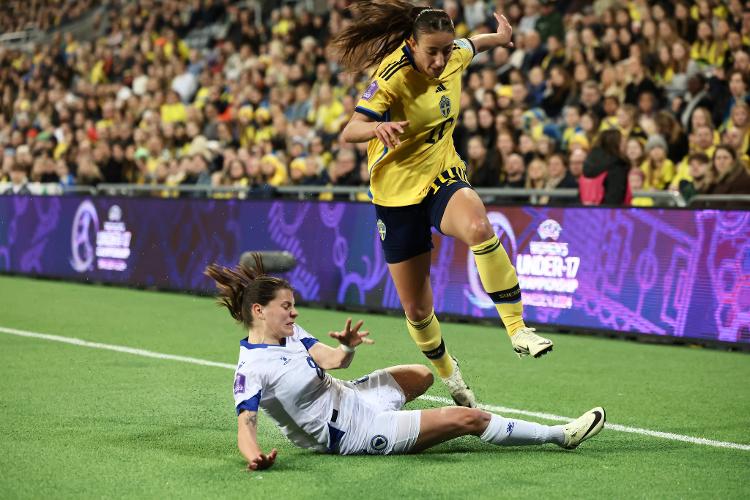 Rosa Kafaji fez seu primeiro gol com a camisa da Suécia