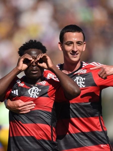 Shola comemora seu gol no jogo entre Boca Juniors e Flamengo, pela Libertadores sub-20