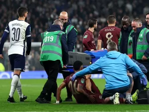 Savinho se machuca e deixa jogo do City chorando a dois dias da convocação