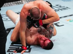 UFC: Brasileiro fica ensanguentado, sofre nocaute e perde invencibilidade no MMA