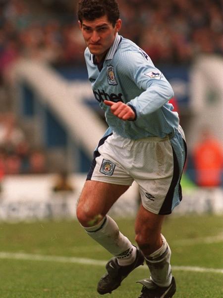 Mikheil Kavelashvili, eleito presidente da Geórgia, atuou pelo Manchester City entre 1995 e 1997 - Laurence Griffiths/EMPICS via Getty Images