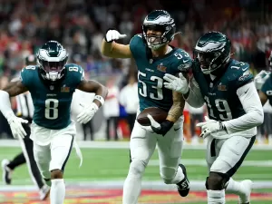 Super Bowl: Eagles dão aula em Mahomes, esmagam Chiefs e faturam bi da NFL