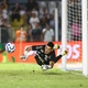 Gabriel Brazão, do Santos, está na lista de possíveis reforços do Porto