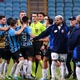 Grêmio x CSA: Árbitro relata cusparada em policial e arremesso de dinheiro