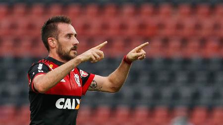 Tabet segue futebol argentino e chegou a indicar jogadores ao Flamengo