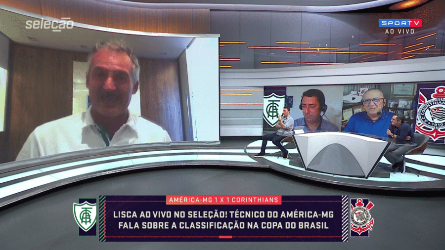 André Rizek brinca com Lisca no fim do Seleção SporTV - Reprodução/SporTV