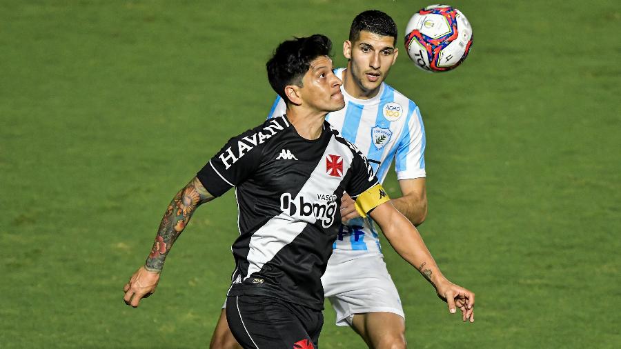 Germán Cano disputa lance em Vasco x Londrina pela Série B - Thiago Ribeiro/AGIF