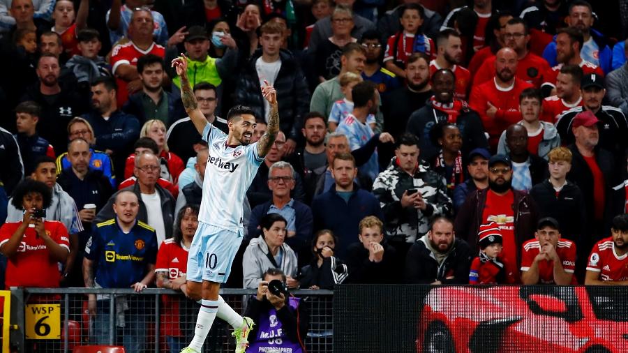 Lanzini comemora gol do West Ham contra o Manchester United na Copa da Liga Inglesa - Action Images via Reuters