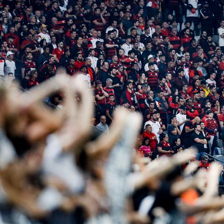 Torcidas de Corinthians e Flamengo durante jogo de ida da final da Copa do Brasil de 2022 - Gilvan de Souza/Flamengo